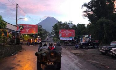Merapi Jeep Sunrise Borobudur Tour