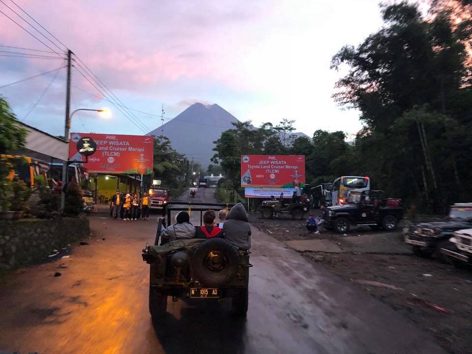 Merapi Jeep Sunrise Borobudur Tour