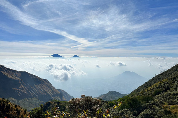 Borobudur Tour and Mount Merbabu